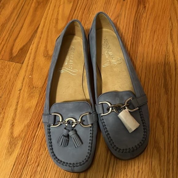 Aerosoles Blue Moccasin Style Flats with Tassels - Picture 6 of 9